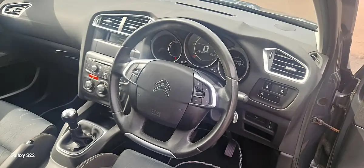 Used 2014 Citroen C4 Vtr+ Grey - Interior and Exterior details 16