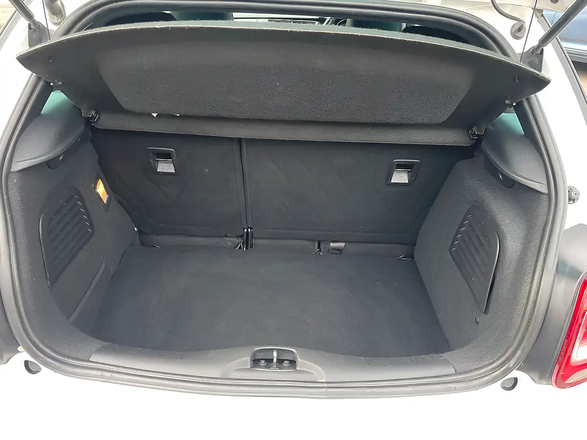 Used 2014 Citroen DS3 Airdream Dsport Plus White - Interior and Exterior details 11