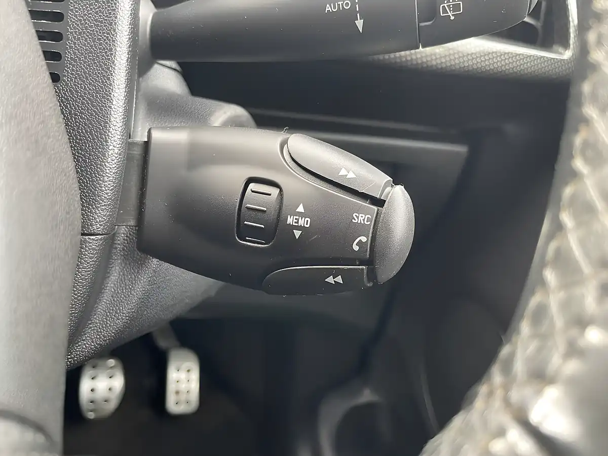 Used 2014 Citroen DS3 Airdream Dsport Plus White - Interior and Exterior details 17