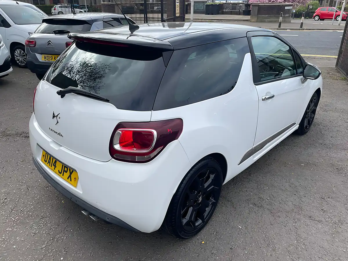 Used 2014 Citroen DS3 Airdream Dsport Plus White - Interior and Exterior details 4