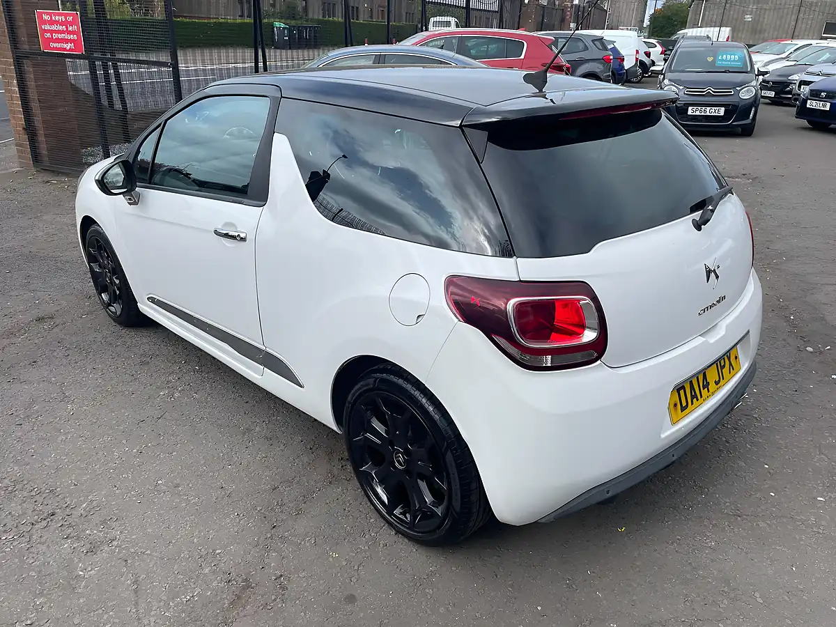 Used 2014 Citroen DS3 Airdream Dsport Plus White - Interior and Exterior details 6