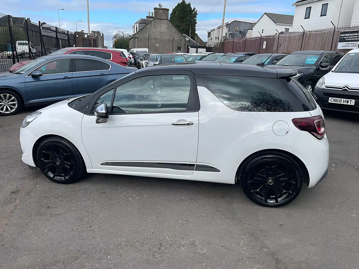 Used 2014 Citroen DS3 Airdream Dsport Plus White - Interior and Exterior details 7