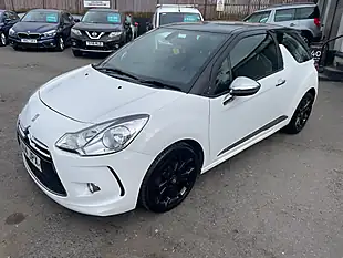 Used 2014 Citroen DS3 Airdream Dsport Plus White - Interior and Exterior details 8