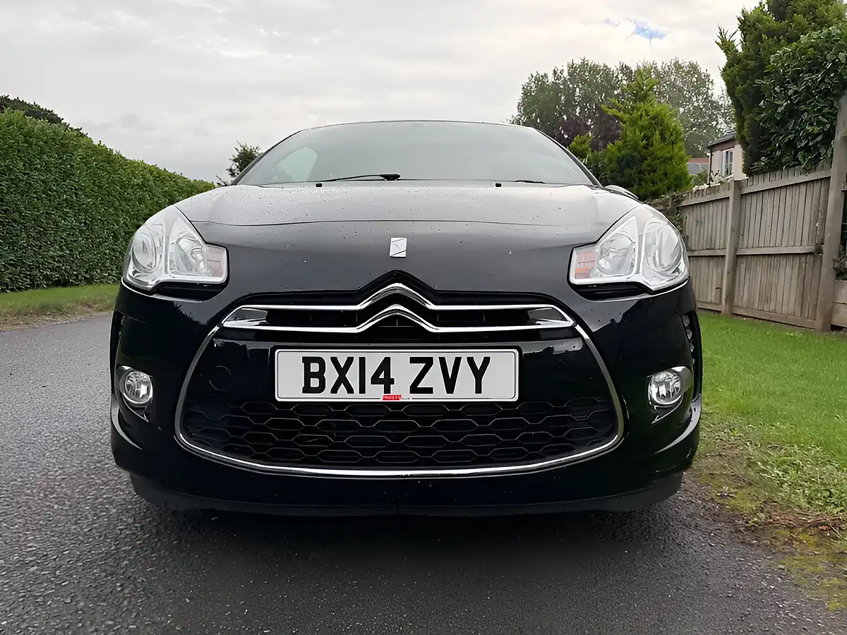 Used 2014 Citroen DS3 Airdream Dstyle Black - Interior and Exterior details 2