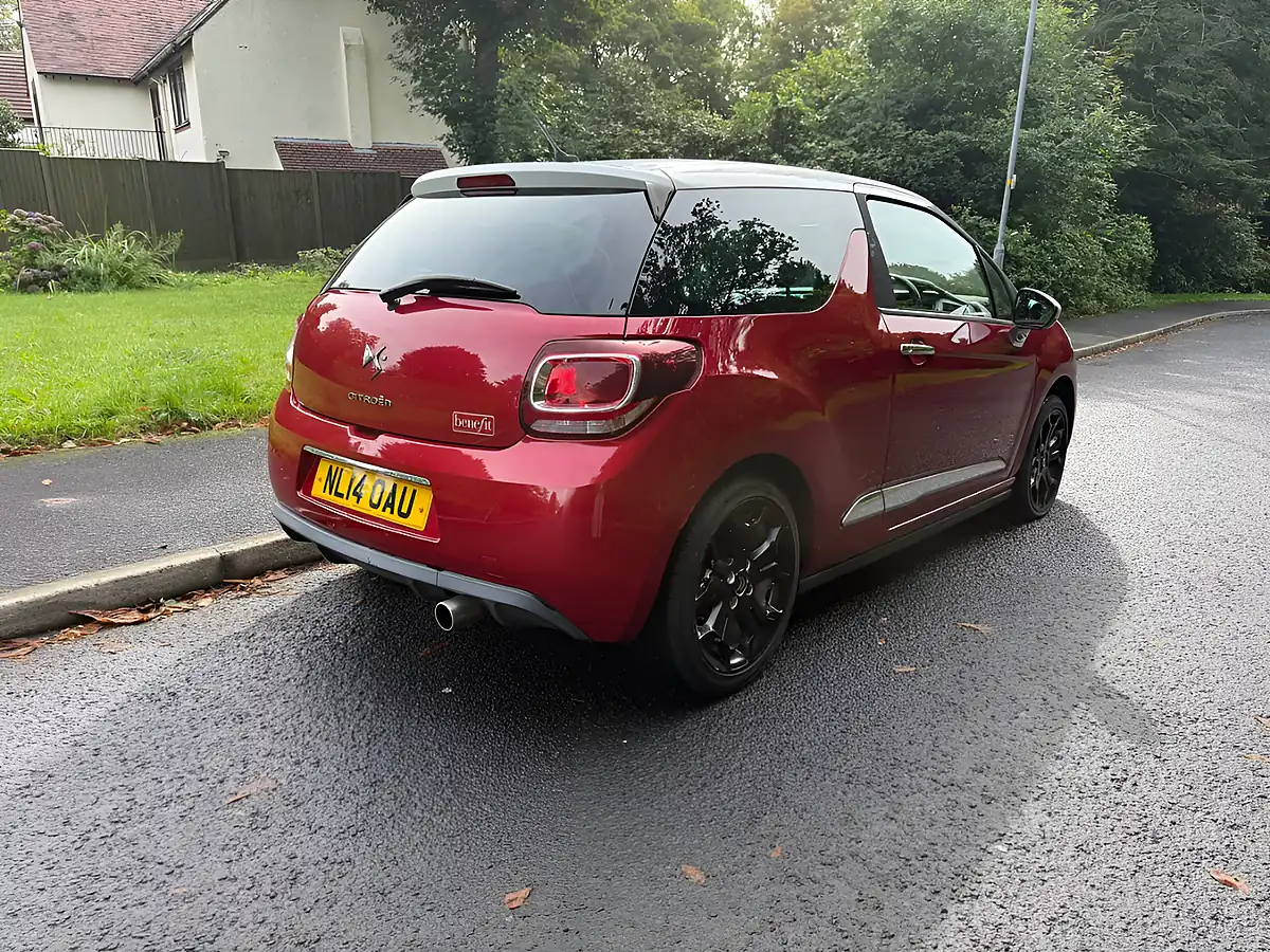 Used 2014 Citroen DS3 Design By Benefit Red - Interior and Exterior details 3