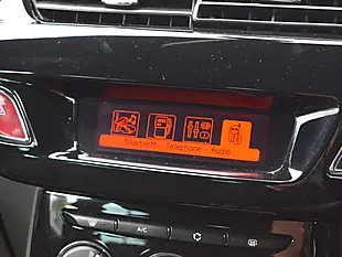 Used 2014 Citroen DS3 Dstyle Plus Blue - Interior and Exterior details 11