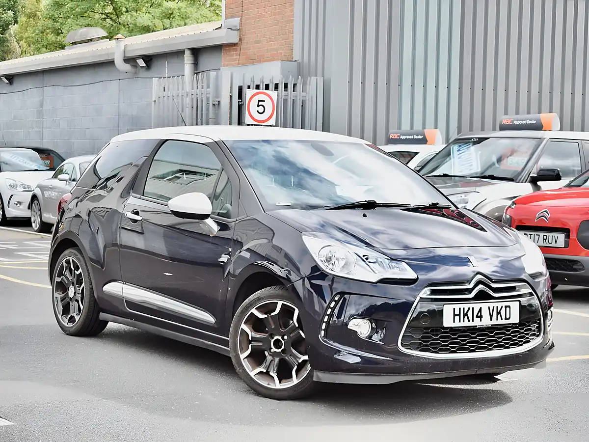 Used 2014 Citroen DS3 Dstyle Plus Blue - Interior and Exterior details 14