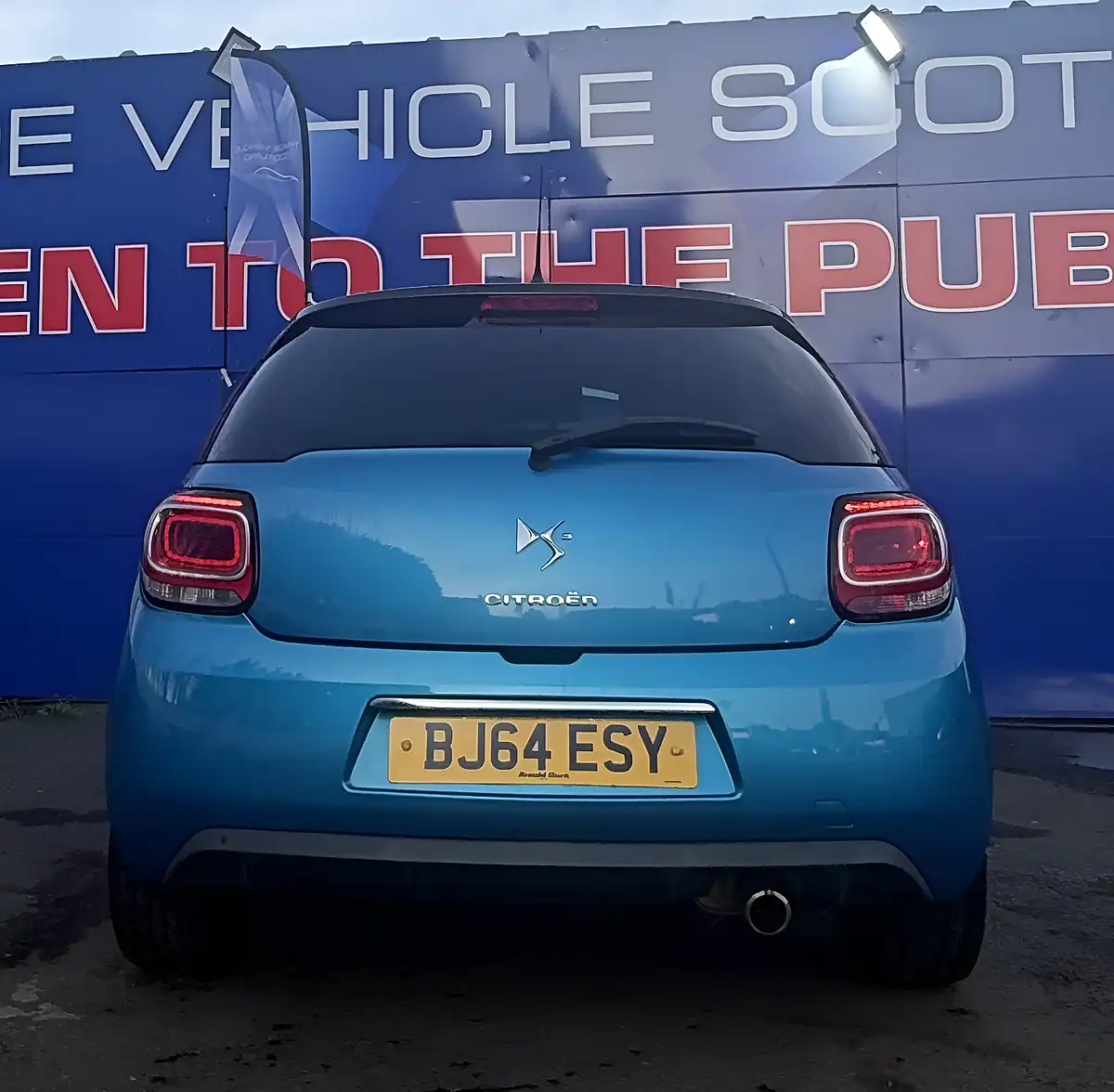 Used 2014 Citroen DS3 Dstyle Plus Blue - Interior and Exterior details 11