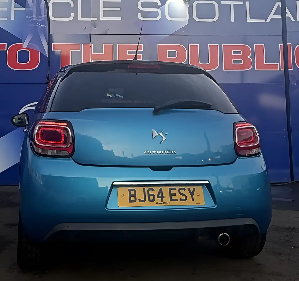 Used 2014 Citroen DS3 Dstyle Plus Blue - Interior and Exterior details 12