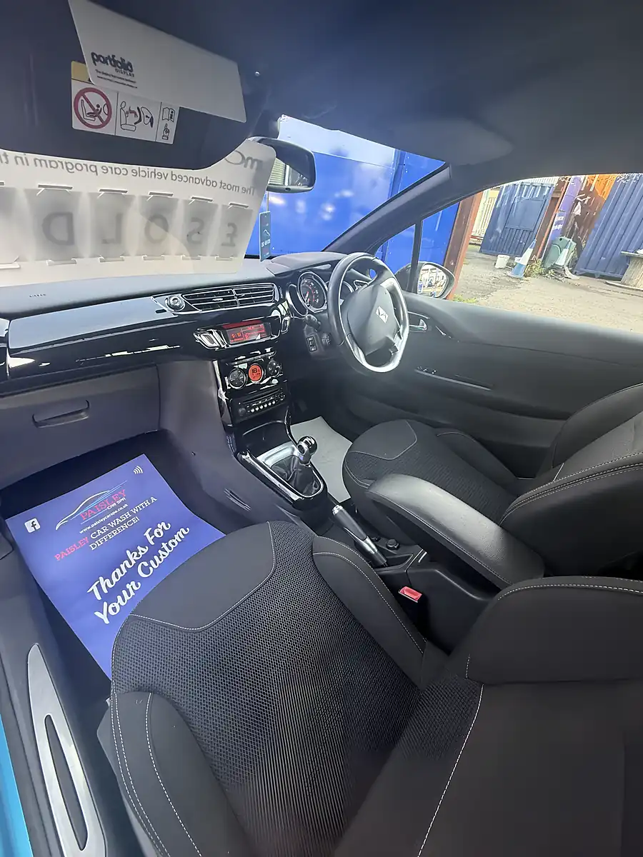 Used 2014 Citroen DS3 Dstyle Plus Blue - Interior and Exterior details 16