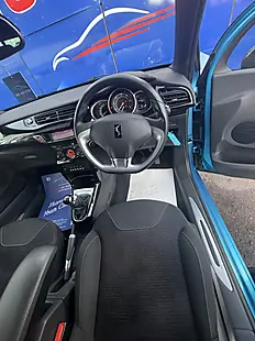 Used 2014 Citroen DS3 Dstyle Plus Blue - Interior and Exterior details 17
