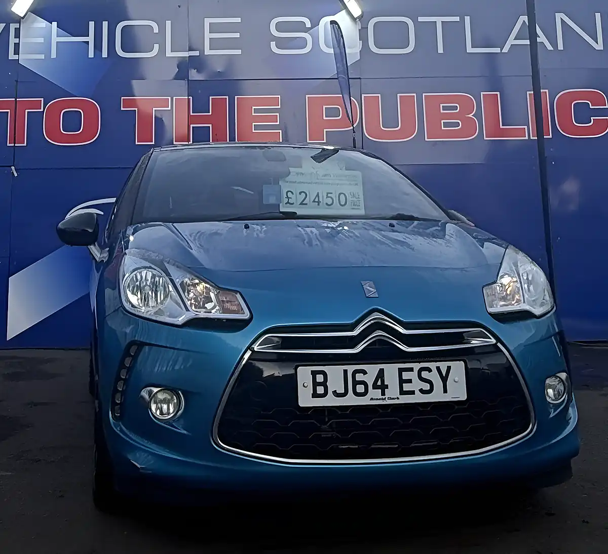 Used 2014 Citroen DS3 Dstyle Plus Blue - Interior and Exterior details 4