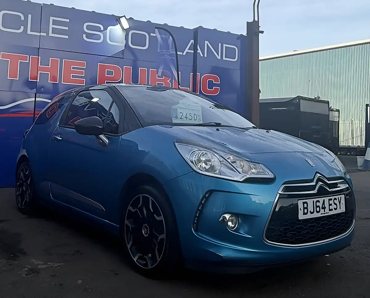 Used 2014 Citroen DS3 Dstyle Plus Blue - Interior and Exterior details 6