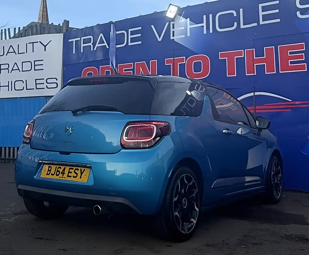 Used 2014 Citroen DS3 Dstyle Plus Blue - Interior and Exterior details 9