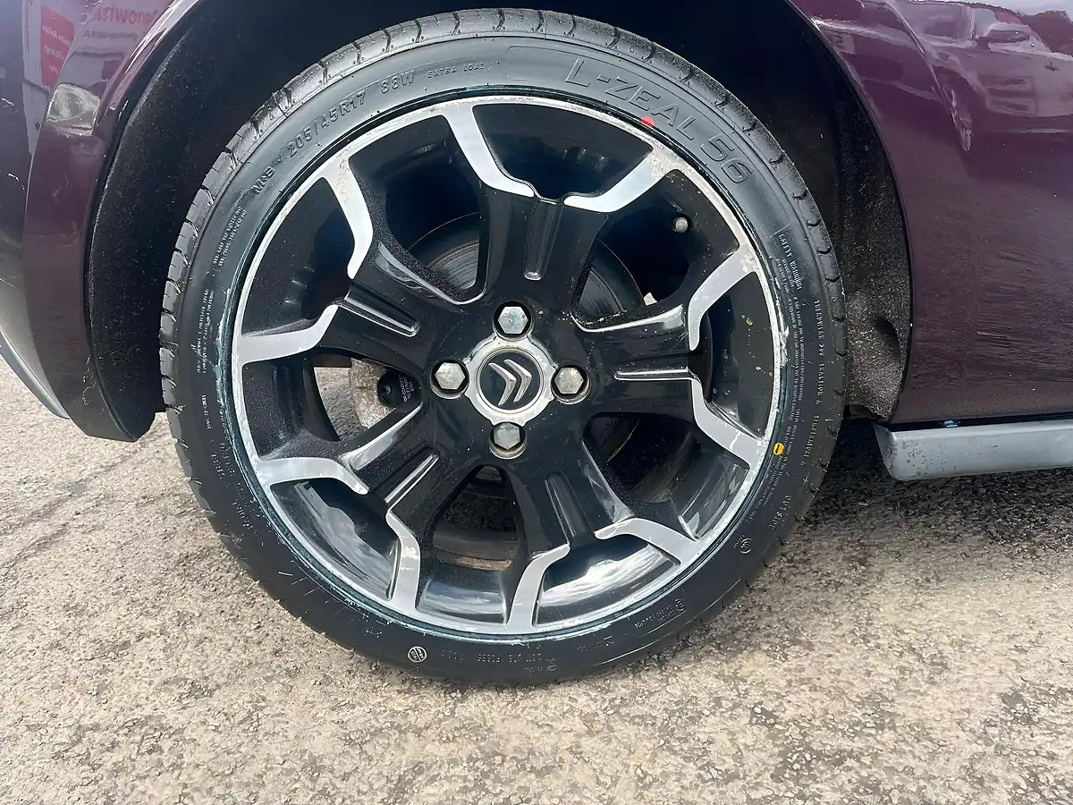 Used 2014 Citroen DS3 Dstyle Plus Purple - Interior and Exterior details 10