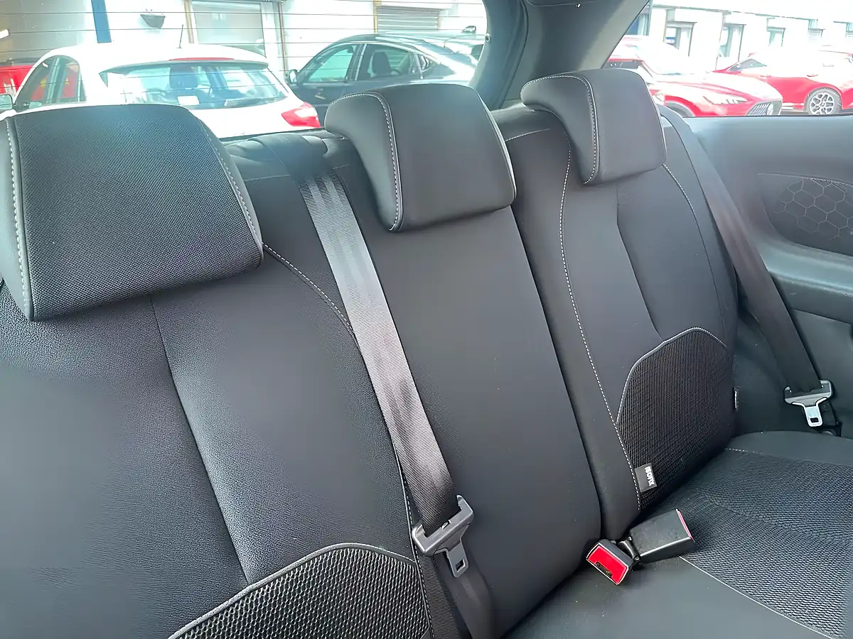 Used 2014 Citroen DS3 Dstyle Plus Purple - Interior and Exterior details 13
