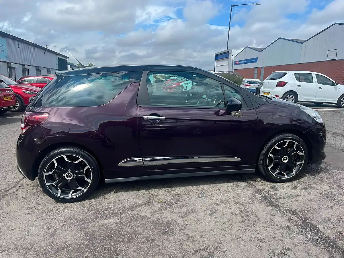Used 2014 Citroen DS3 Dstyle Plus Purple - Interior and Exterior details 4