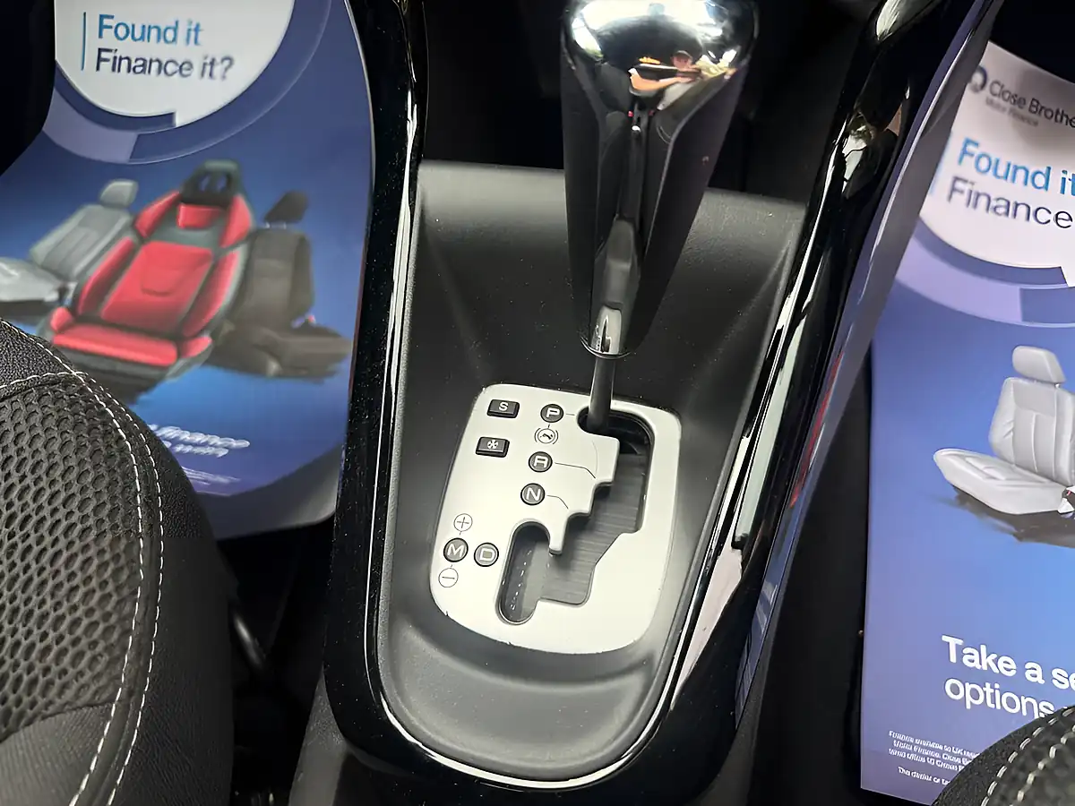 Used 2014 Citroen DS3 Dstyle Plus Purple - Interior and Exterior details 13