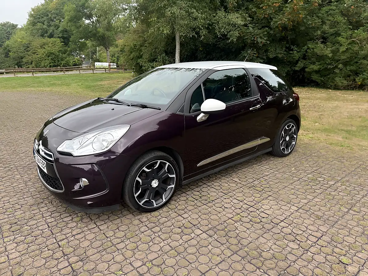 Used 2014 Citroen DS3 Dstyle Plus Purple - Interior and Exterior details 3