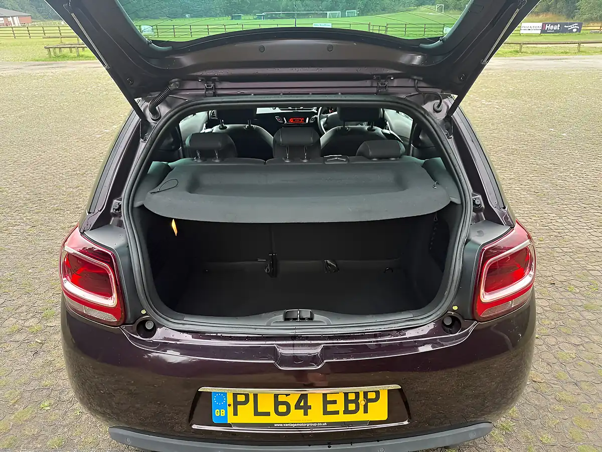 Used 2014 Citroen DS3 Dstyle Plus Purple - Interior and Exterior details 7