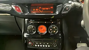 Used 2014 Citroen DS3 Dstyle Plus Purple - Interior and Exterior details 11