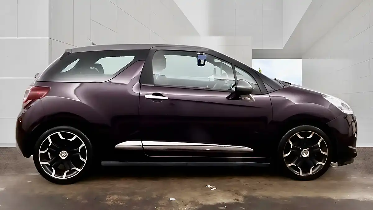 Used 2014 Citroen DS3 Dstyle Plus Purple - Interior and Exterior details 9