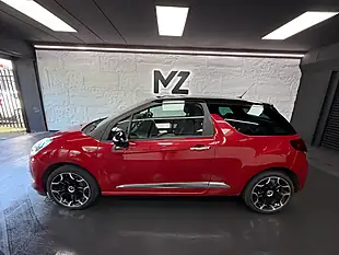 Used 2014 Citroen DS3 Dstyle Plus Red - Interior and Exterior details 10