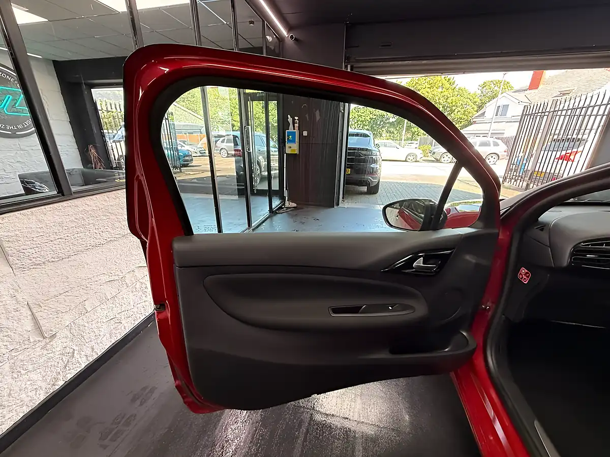 Used 2014 Citroen DS3 Dstyle Plus Red - Interior and Exterior details 17