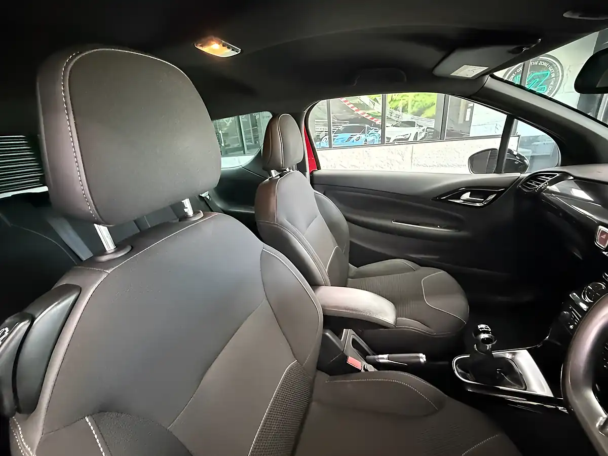 Used 2014 Citroen DS3 Dstyle Plus Red - Interior and Exterior details 3