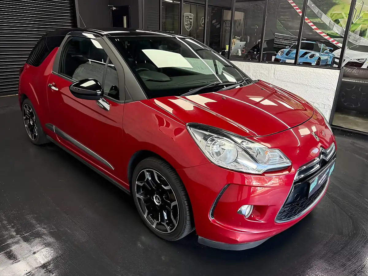 Used 2014 Citroen DS3 Dstyle Plus Red - Interior and Exterior details 4