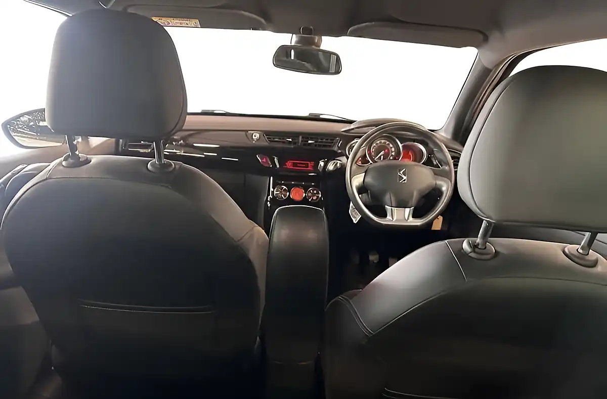 Used 2014 Citroen DS3 Dstyle Plus Silver - Interior and Exterior details 6