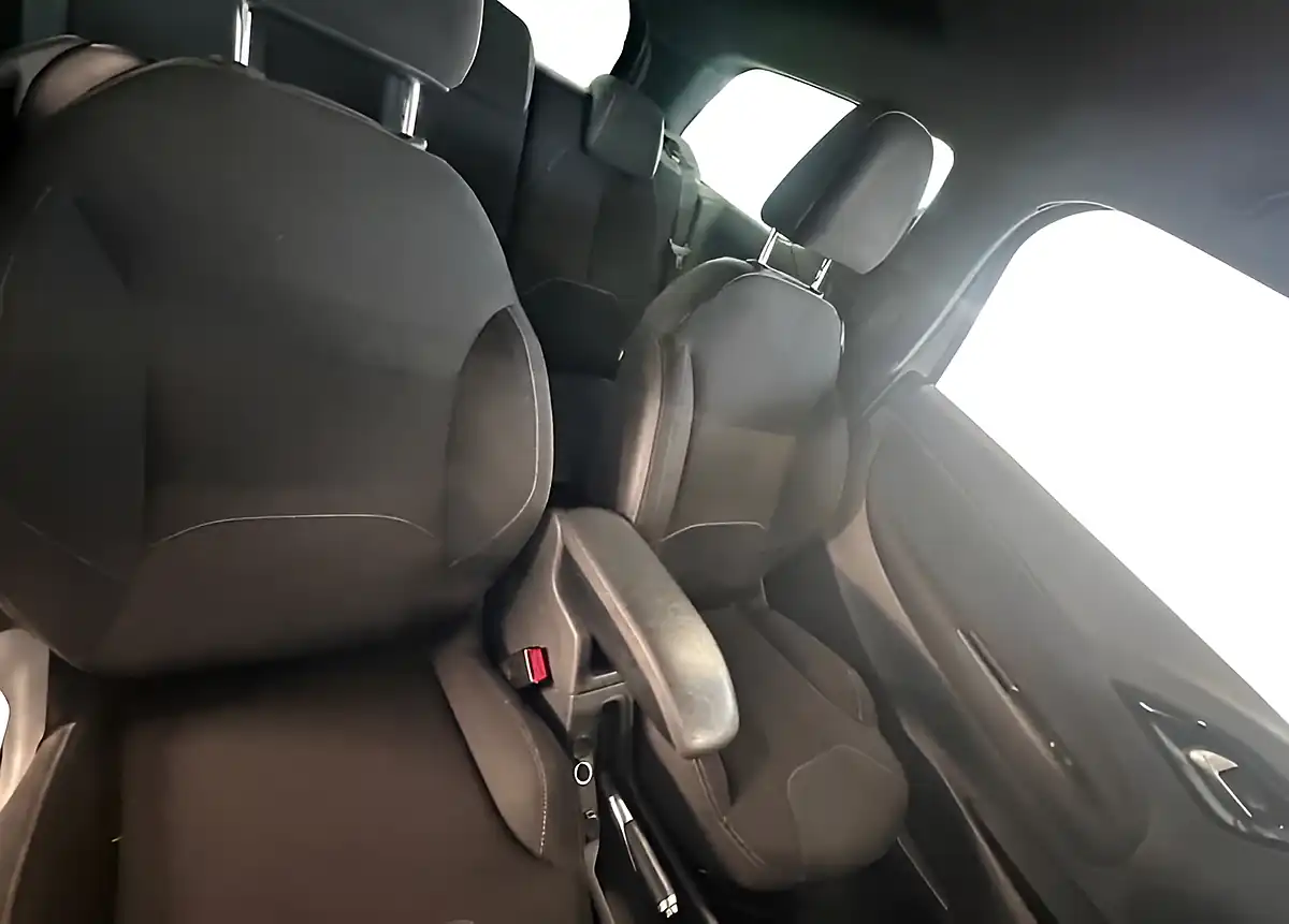 Used 2014 Citroen DS3 Dstyle Plus Silver - Interior and Exterior details 8
