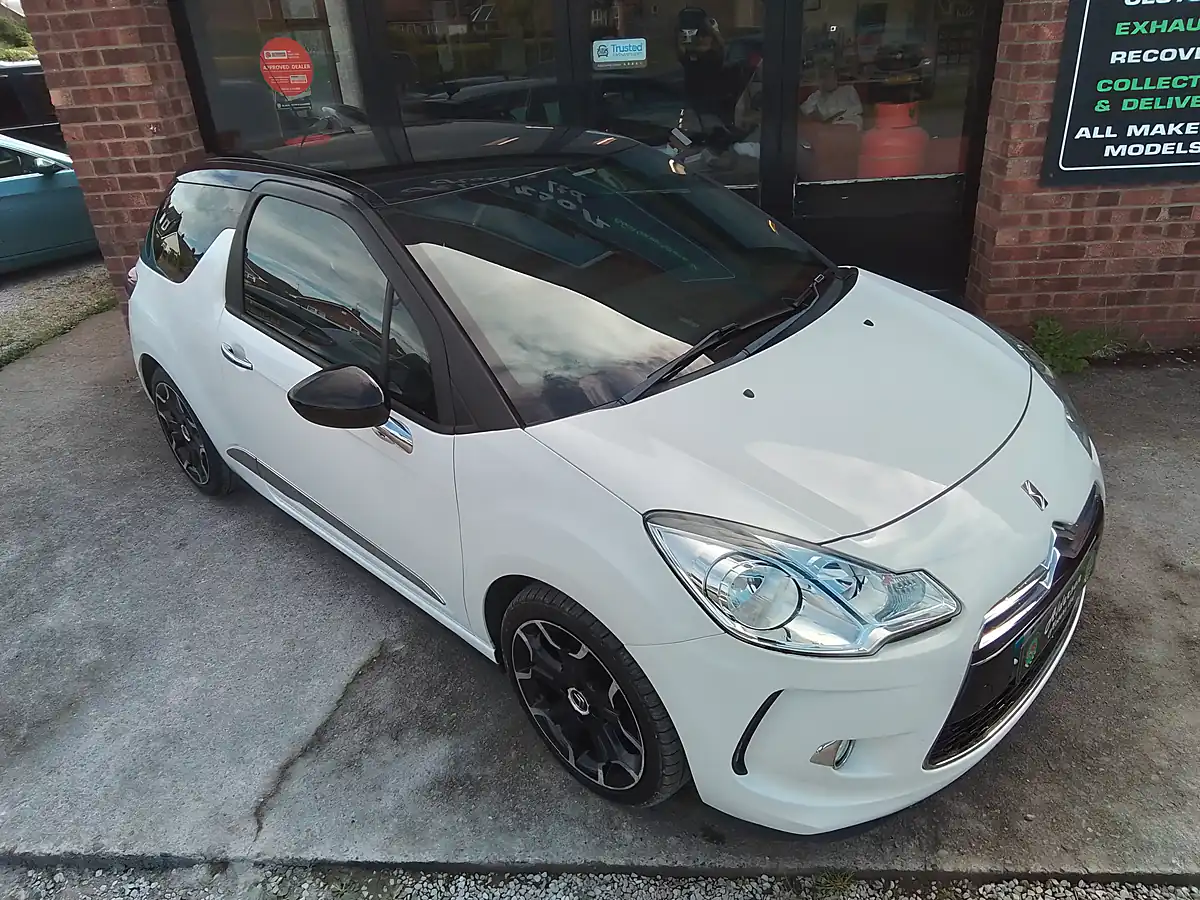 Used 2014 Citroen DS3 Dstyle Plus White - Interior and Exterior details 11