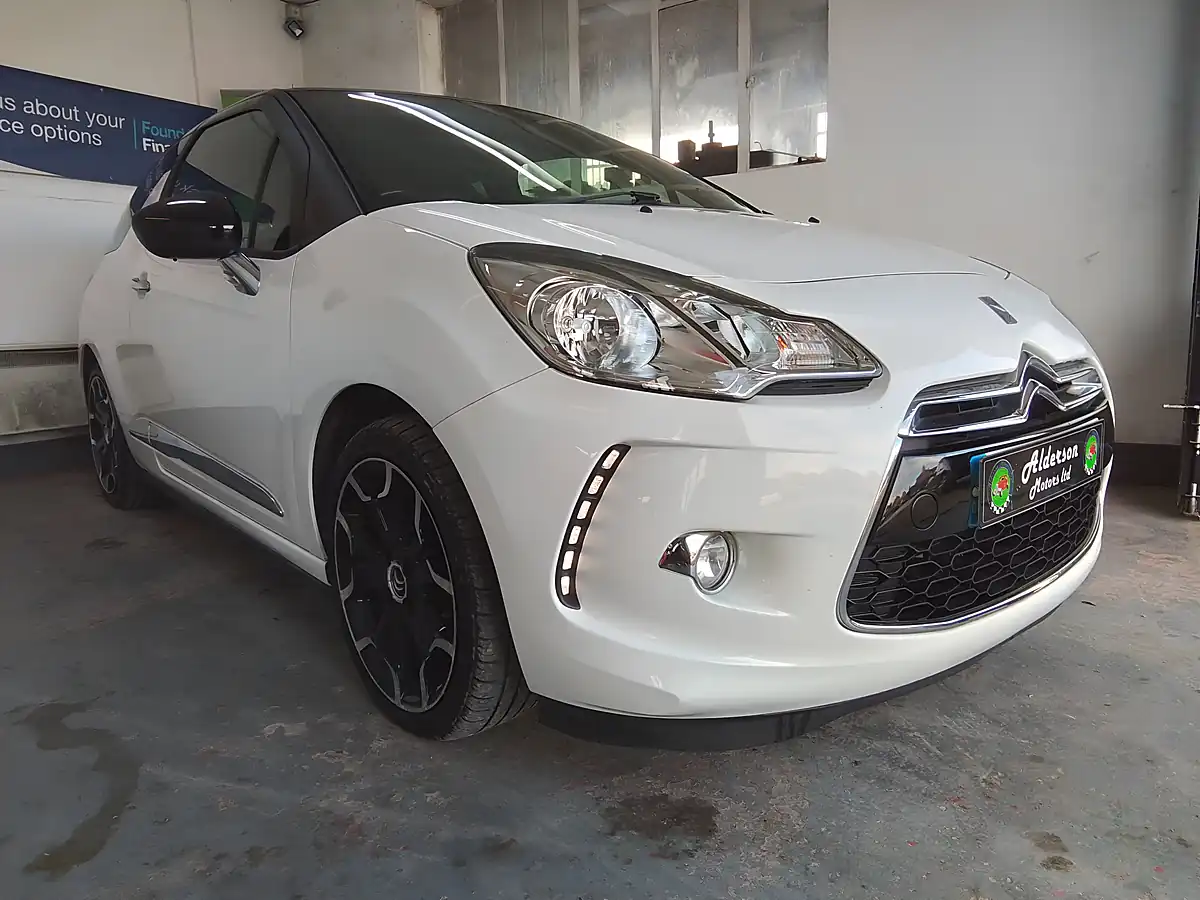 Used 2014 Citroen DS3 Dstyle Plus White - Interior and Exterior details 2