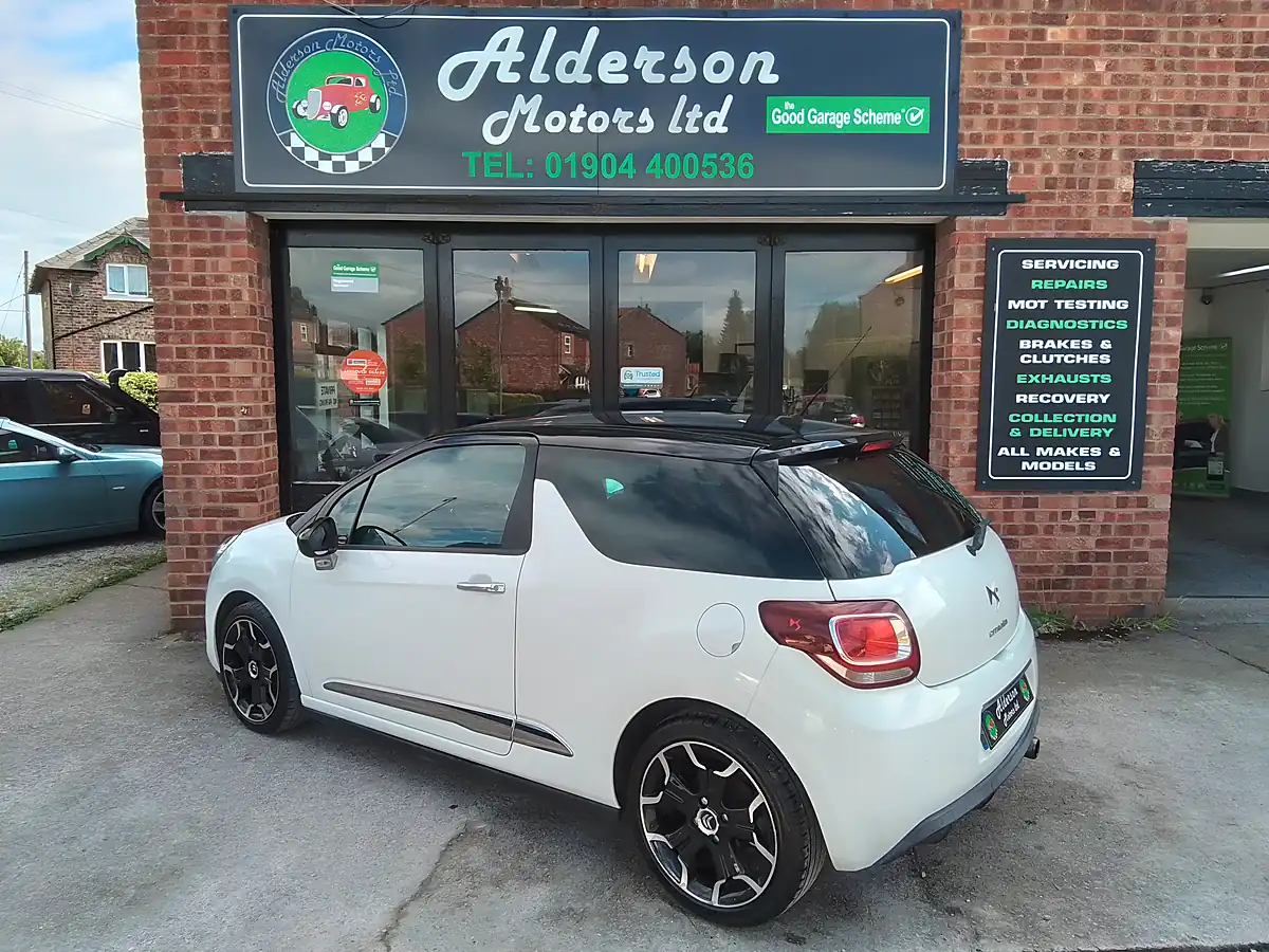 Used 2014 Citroen DS3 Dstyle Plus White - Interior and Exterior details 20