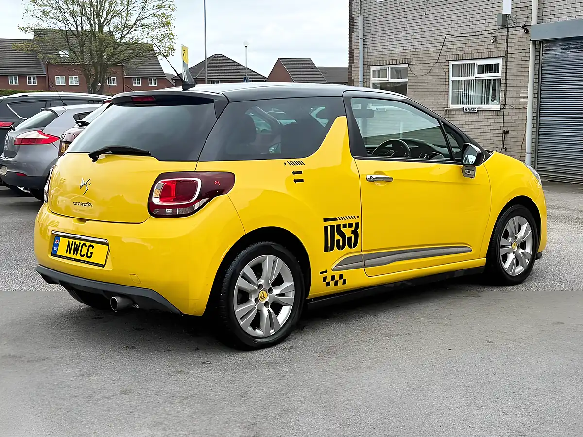 Used 2014 Citroen DS3 Dstyle Yellow - Interior and Exterior details 12
