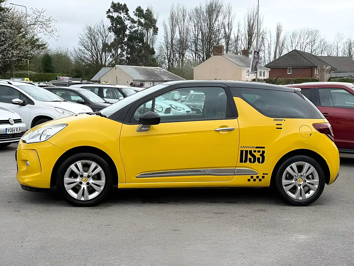 Used 2014 Citroen DS3 Dstyle Yellow - Interior and Exterior details 13