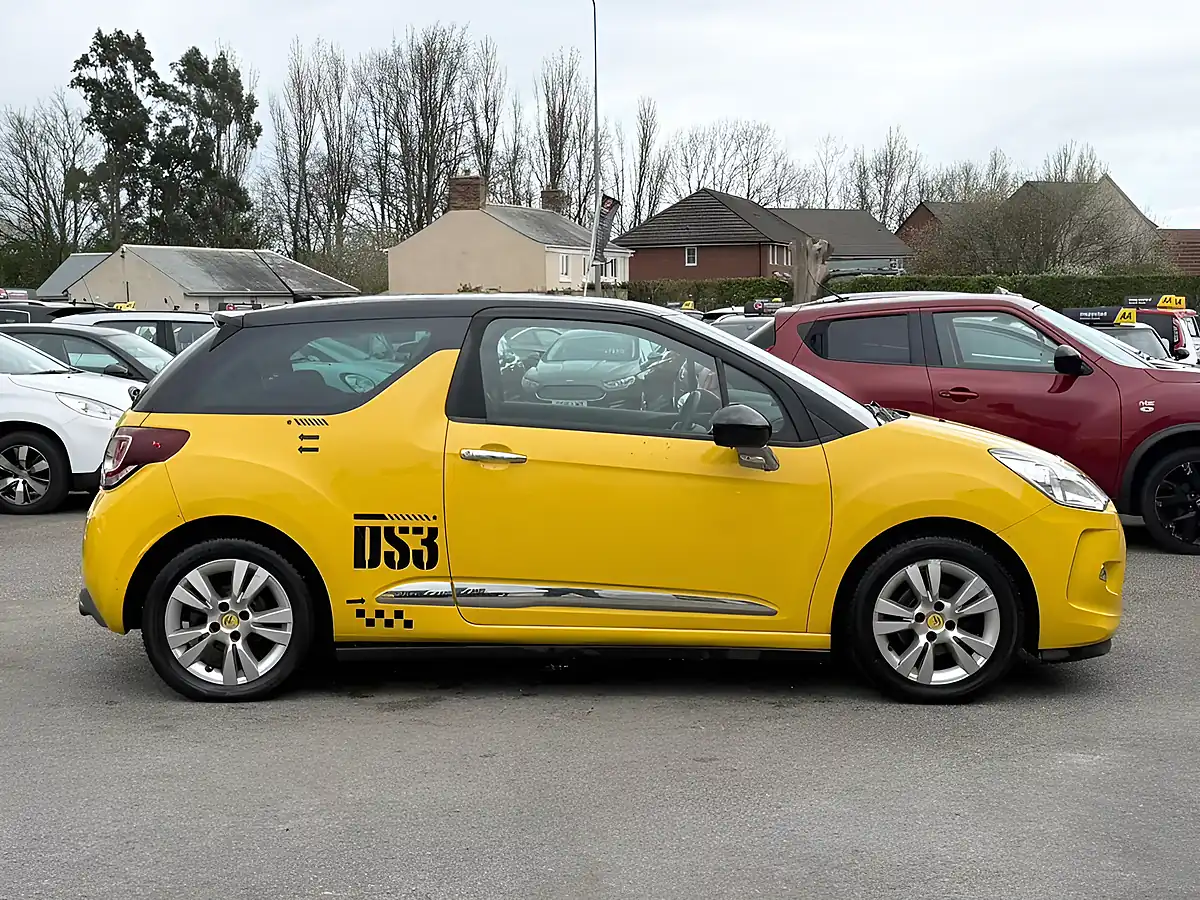 Used 2014 Citroen DS3 Dstyle Yellow - Interior and Exterior details 14