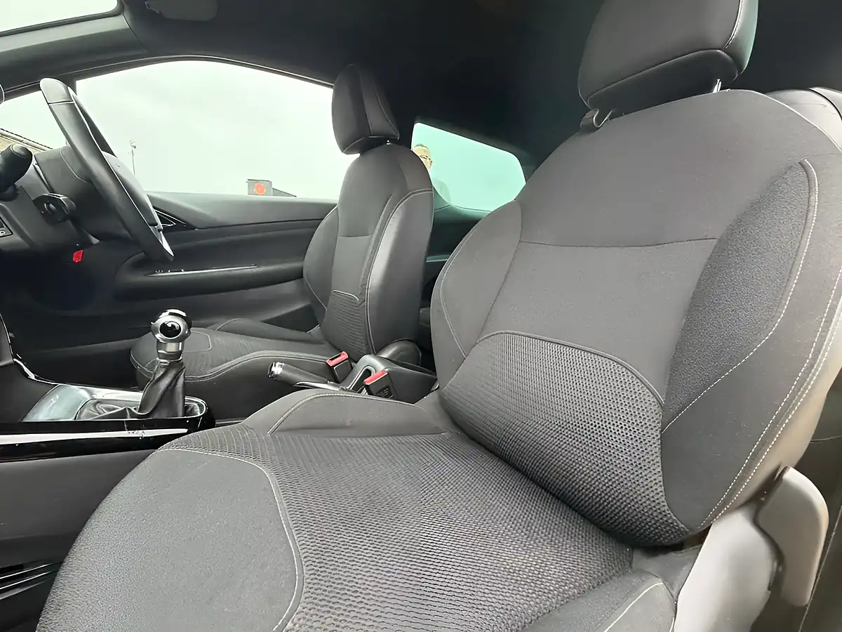 Used 2014 Citroen DS3 Dstyle Yellow - Interior and Exterior details 15