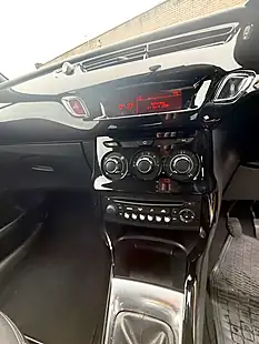 Used 2014 Citroen DS3 Dstyle Yellow - Interior and Exterior details 17