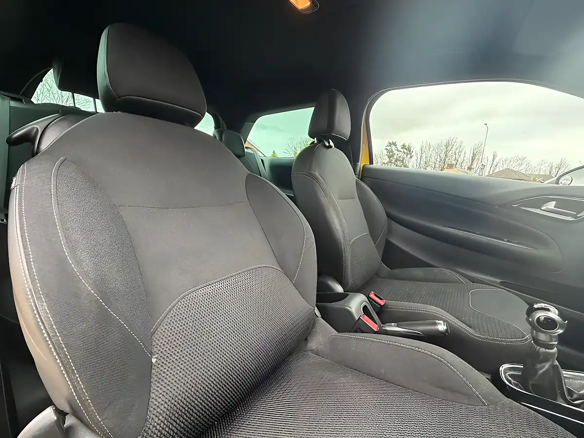 Used 2014 Citroen DS3 Dstyle Yellow - Interior and Exterior details 19