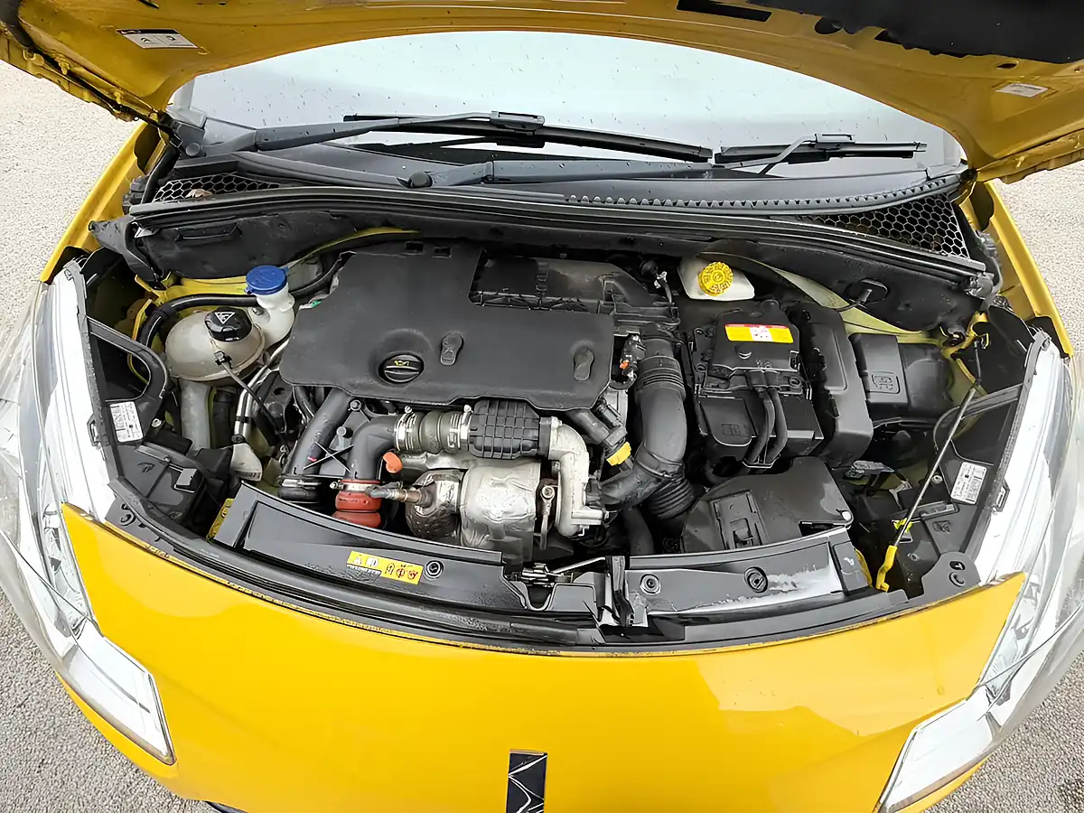 Used 2014 Citroen DS3 Dstyle Yellow - Interior and Exterior details 4