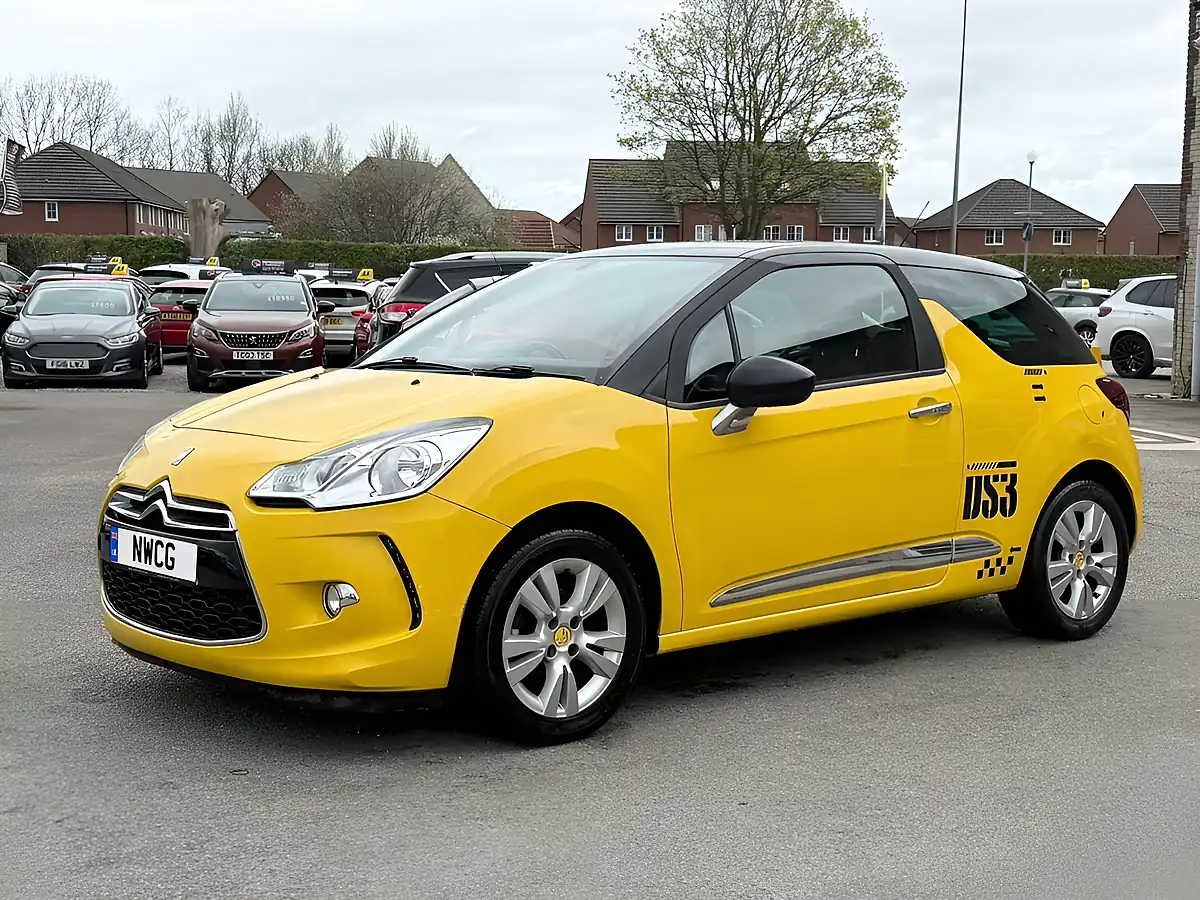 Used 2014 Citroen DS3 Dstyle Yellow - Interior and Exterior details 6