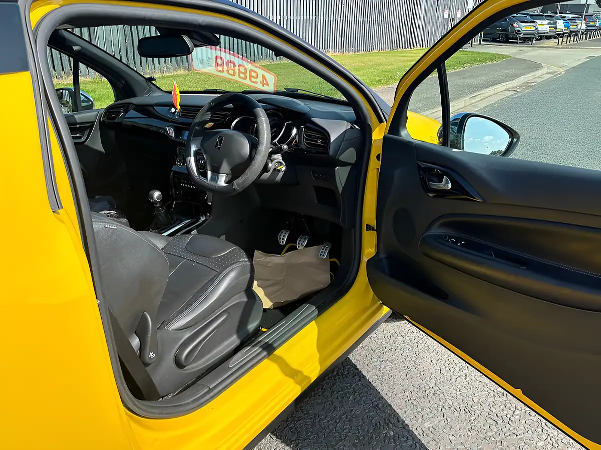 Used 2014 Citroen DS3 Yellow - Interior and Exterior details 10