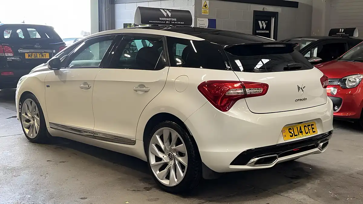 Used 2014 Citroen DS5 Airdream Dsport White - Interior and Exterior details 7