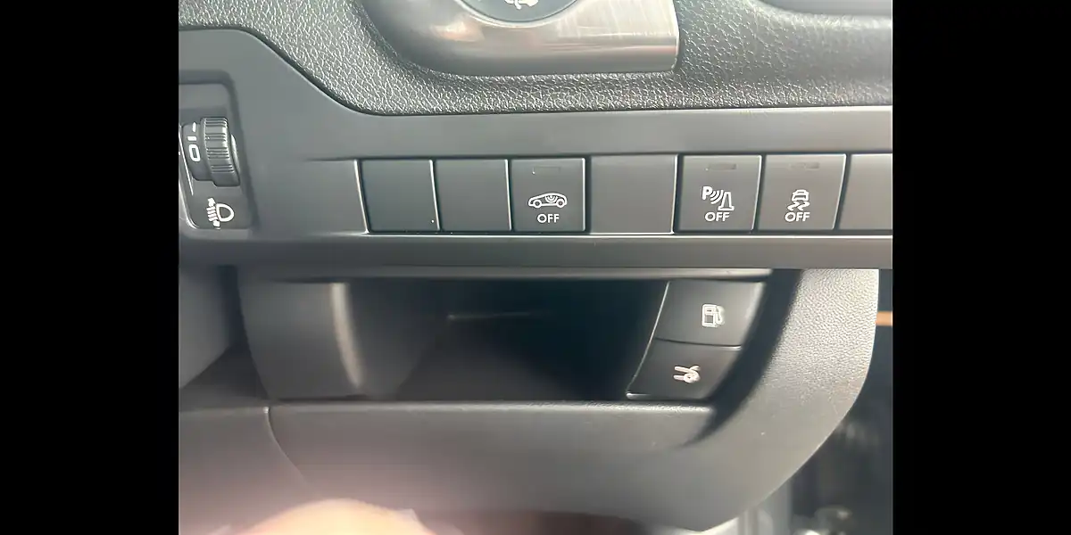 Used 2014 Citroen DS5 Dstyle Grey - Interior and Exterior details 13