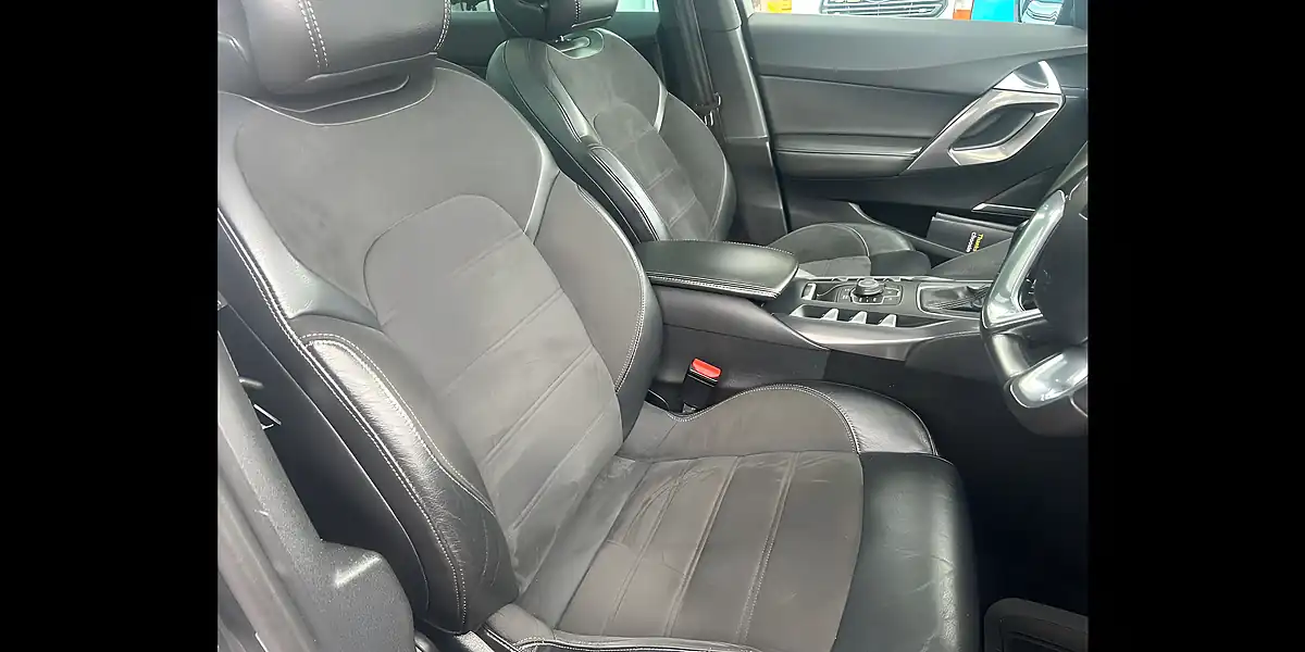 Used 2014 Citroen DS5 Dstyle Grey - Interior and Exterior details 15