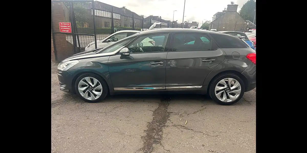 Used 2014 Citroen DS5 Dstyle Grey - Interior and Exterior details 7