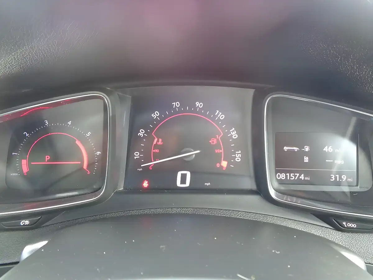 Used 2014 Citroen DS5 Dstyle Grey - Interior and Exterior details 12