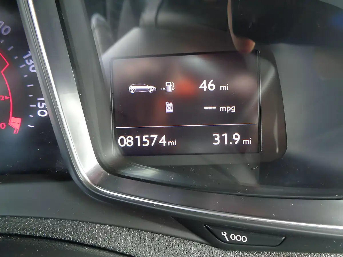 Used 2014 Citroen DS5 Dstyle Grey - Interior and Exterior details 13